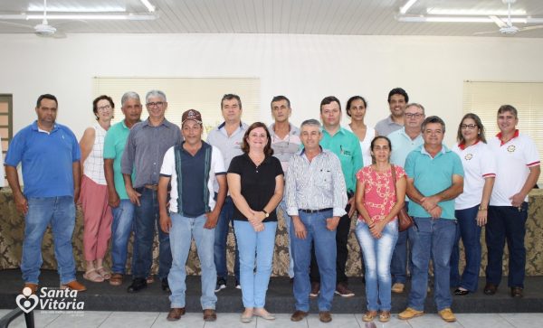 Profissionais e Secretários Municipais realizam reunião com produtores e empreendedores para apresentação do SIMC