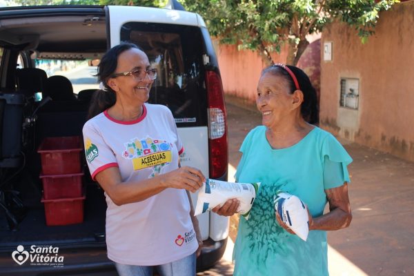 Beneficiários idosos do CRAS estão recebendo o leite em casa