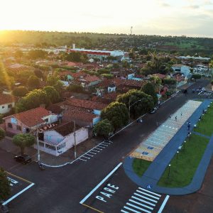 Com homenagens, Administração inaugura praça e estacionamento “Orlando Franzão” (3) Com homenagens, Administração inaugura praça e estacionamento “Orlando Franzão” (3)