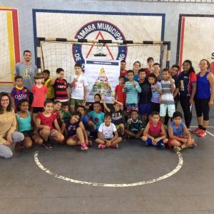 Secretaria de Saúde e Secretaria de Esporte e Lazer realizam grupos de Nutrição para crianças do Projeto Caminho do Atleta (3) Secretaria de Saúde e Secretaria de Esporte e Lazer realizam grupos de Nutrição para crianças do Projeto Caminho do Atleta (3)