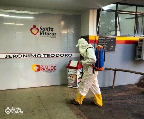 Prefeitura de Santa Vitória faz desinfecção em locais de grande circulação de pessoas