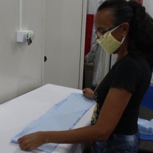Secretaria de Desenvolvimento Social mantém serviços essenciais no atendimento de assistência social e inicia confecção de máscaras (16) Secretaria de Desenvolvimento Social mantém serviços essenciais no atendimento de assistência social e inicia confecção de máscaras (16)