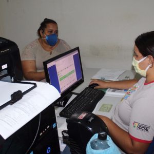 Secretaria de Desenvolvimento Social mantém serviços essenciais no atendimento de assistência social e inicia confecção de máscaras (21) Secretaria de Desenvolvimento Social mantém serviços essenciais no atendimento de assistência social e inicia confecção de máscaras (21)