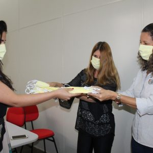 Secretaria de Desenvolvimento Social mantém serviços essenciais no atendimento de assistência social e inicia confecção de máscaras (9) Secretaria de Desenvolvimento Social mantém serviços essenciais no atendimento de assistência social e inicia confecção de máscaras (9)