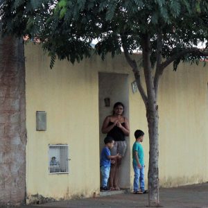 Centro Municipal de Cultura e Arte faz homenagem ao Dia das Mães pelas ruas de Santa Vitória (6) Centro Municipal de Cultura e Arte faz homenagem ao Dia das Mães pelas ruas de Santa Vitória (6)