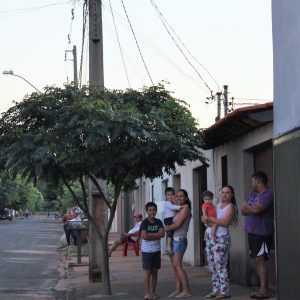 Centro Municipal de Cultura e Arte faz homenagem ao Dia das Mães pelas ruas de Santa Vitória (8) Centro Municipal de Cultura e Arte faz homenagem ao Dia das Mães pelas ruas de Santa Vitória (8)
