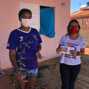 Mudas de crotalária são distribuídas para ajudar no combate à dengue em Santa Vitória (6)