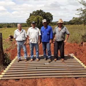 Prefeitura instala novos mata-burros em estradas rurais de Santa Vitória 5 Prefeitura instala novos mata-burros em estradas rurais de Santa Vitória 5