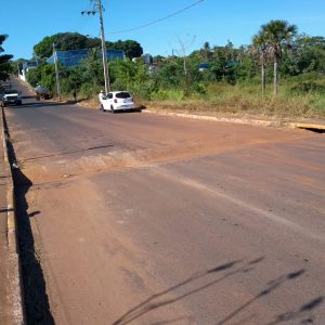 Rebaixamento no meio da pista gerava muitas reclamações de quem trafegava pelo local Rebaixamento no meio da pista gerava muitas reclamações de quem trafegava pelo local