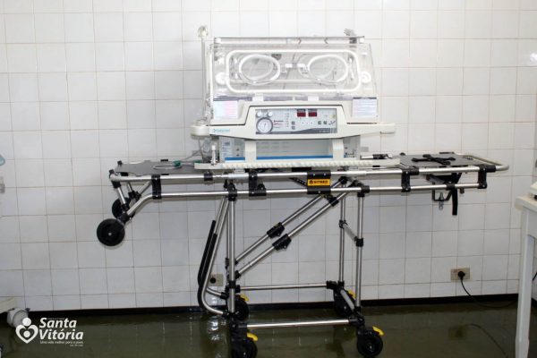 Administração Municipal entrega incubadora Neonatal ao Hospital Genésio Franco de Morais (1)