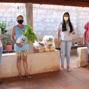 Prefeitura distribui kits de alimentos adquiridos através de recurso da União 7