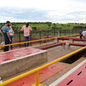 Prefeito Salim Curi, engenheiros, técnico e gerente Regional da Copasa vistoriam obras da ETE em fase final (12) Prefeito Salim Curi, engenheiros, técnico e gerente Regional da Copasa vistoriam obras da ETE em fase final (12)