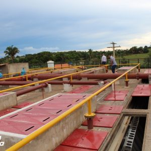 Prefeito Salim Curi, engenheiros, técnico e gerente Regional da Copasa vistoriam obras da ETE em fase final (13) Prefeito Salim Curi, engenheiros, técnico e gerente Regional da Copasa vistoriam obras da ETE em fase final (13)