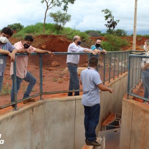 Prefeito Salim Curi, engenheiros, técnico e gerente Regional da Copasa vistoriam obras da ETE em fase final (5) Prefeito Salim Curi, engenheiros, técnico e gerente Regional da Copasa vistoriam obras da ETE em fase final (5)