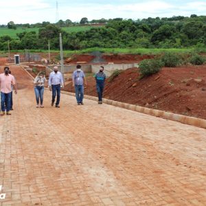 Prefeito Salim Curi, engenheiros, técnico e gerente Regional da Copasa vistoriam obras da ETE em fase final (6) Prefeito Salim Curi, engenheiros, técnico e gerente Regional da Copasa vistoriam obras da ETE em fase final (6)