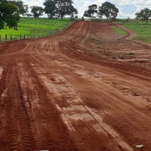 Prefeitura realiza obras de levantamento da estrada na região das Piranhas (11) Prefeitura realiza obras de levantamento da estrada na região das Piranhas (11)
