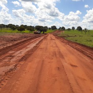 Prefeitura realiza obras de levantamento da estrada na região das Piranhas (3) Prefeitura realiza obras de levantamento da estrada na região das Piranhas (3)