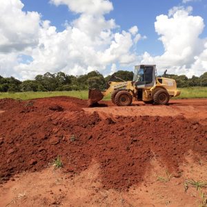 Prefeitura realiza obras de levantamento da estrada na região das Piranhas (5) Prefeitura realiza obras de levantamento da estrada na região das Piranhas (5)