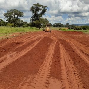 Prefeitura realiza obras de levantamento da estrada na região das Piranhas (6) Prefeitura realiza obras de levantamento da estrada na região das Piranhas (6)