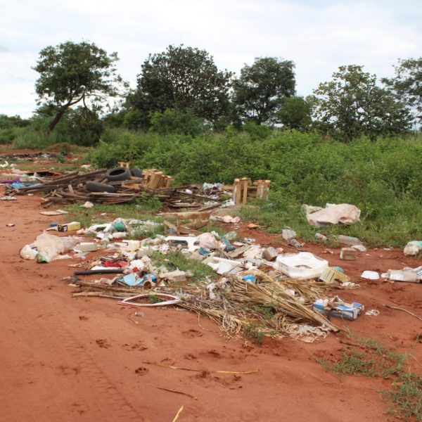 Prefeitura pede mais uma vez a colaboração da população para manter a cidade limpa (9) Prefeitura pede mais uma vez a colaboração da população para manter a cidade limpa (9)